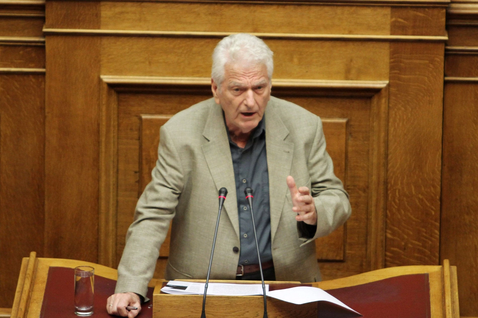 Τσίνισε από τον εθνικό ξεσηκωμό! Μηταφίδης: Ποιοι προσφέρουν πολιτικές πλάτες στους διαδηλωτές;